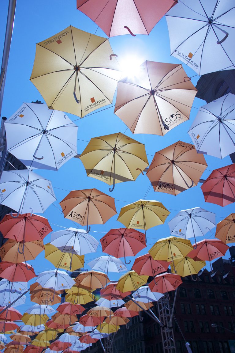 Overhead Umbrella Displays Gouda Inc.